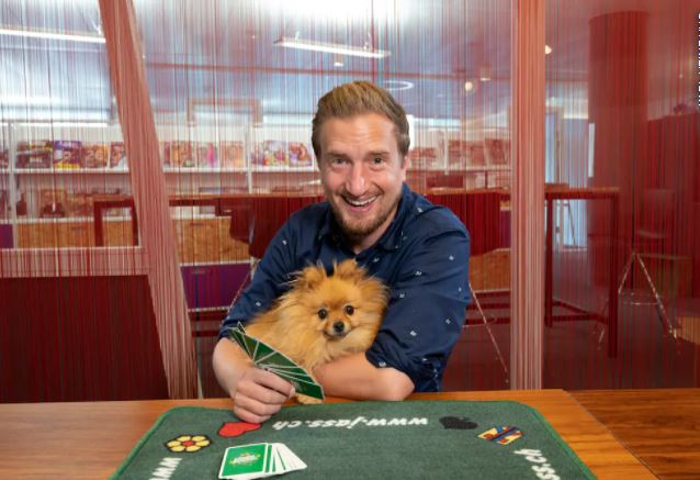 Stefan Büsser beim Promi Jass von Blick und Swisslos