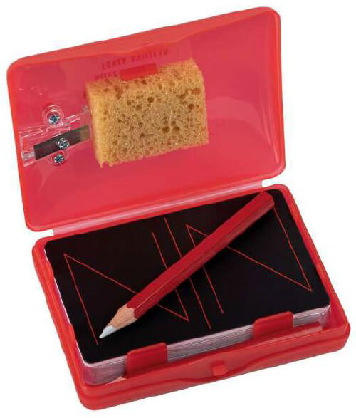 Jass-Box rot mit Schweizer Kreuz Jasskarten Deutschschweizer. Günstig online kaufen auf Jasswelt.ch