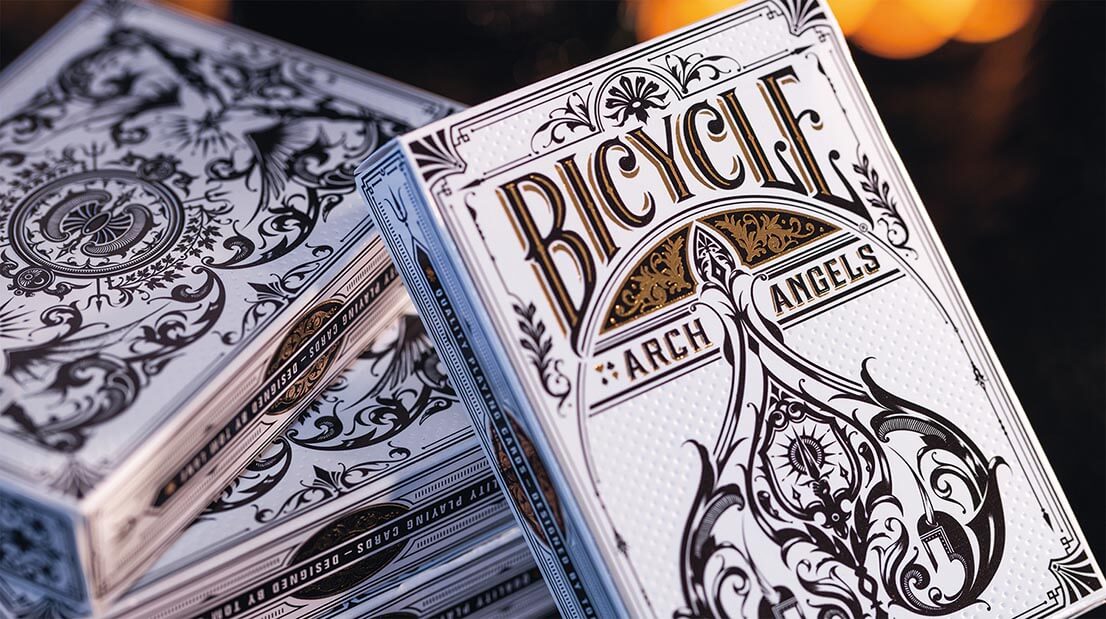 Bicycle Archangels Pokerkarten mit exklusivem Design. Günstig online kaufen. Verpackung mit Prägung