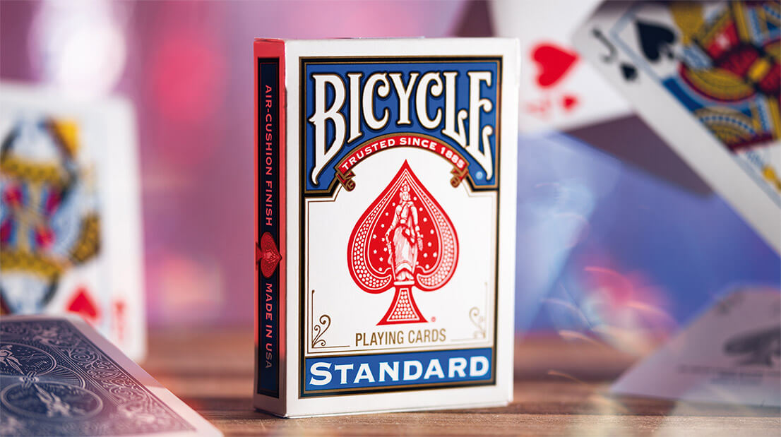 Bicycle Standard 2er Pack Pokerkarten mit Back Rider Rückseite in Rot und Blau. Blaue Packung
